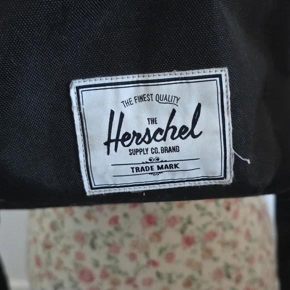 Herschel Supply Company Classic Black Backpack - Picture 2 of 10
